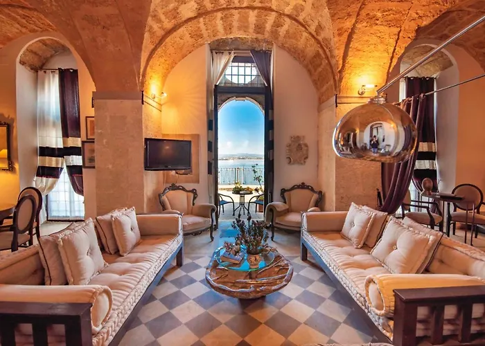 Maniace Suites