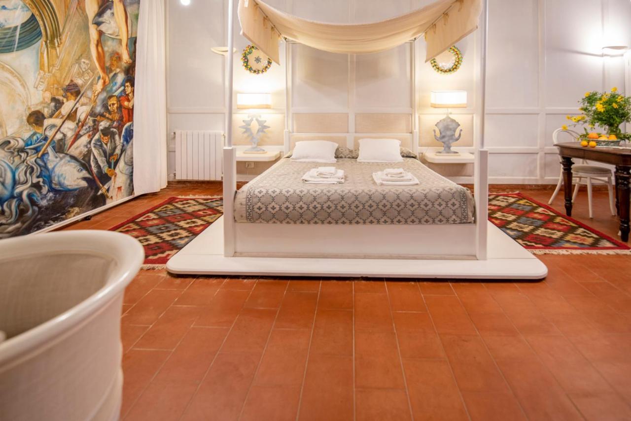 Maniace Apartment