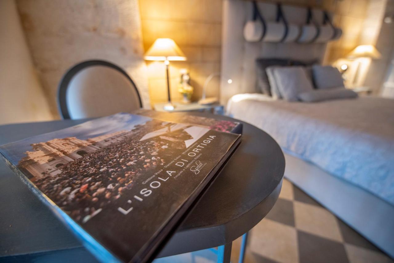 Maniace Apartment